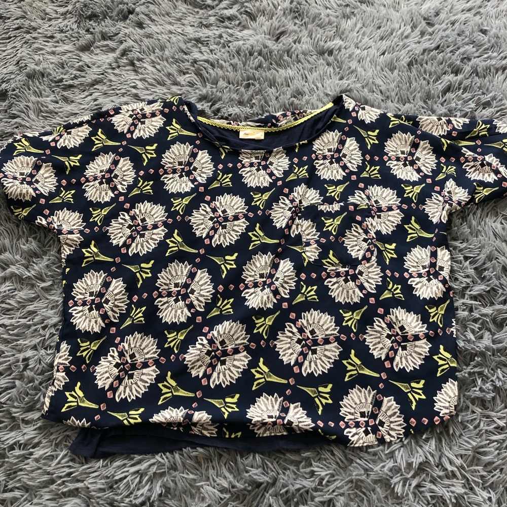 Shirt with pocket!